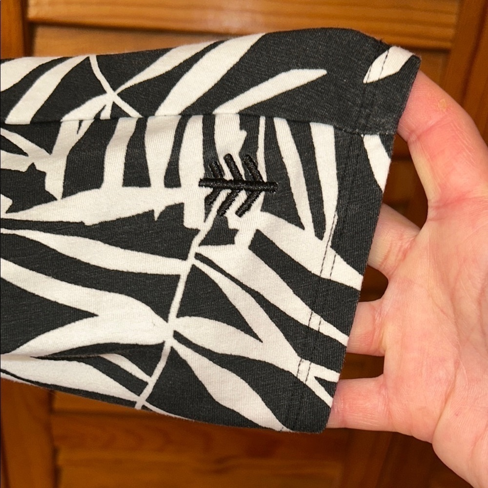 Coolibar Chic Black and White Leaf Print Tunic with UPF Protection 50+ Size 2x - Picture 4 of 7